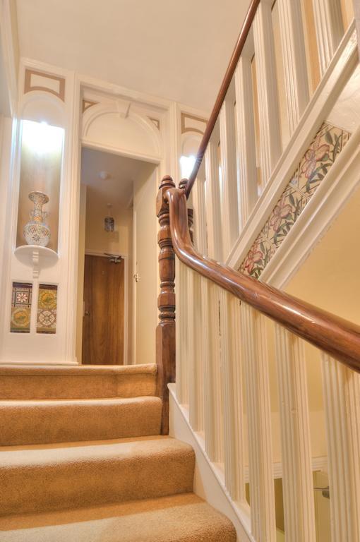 Guest house Avron House 4*