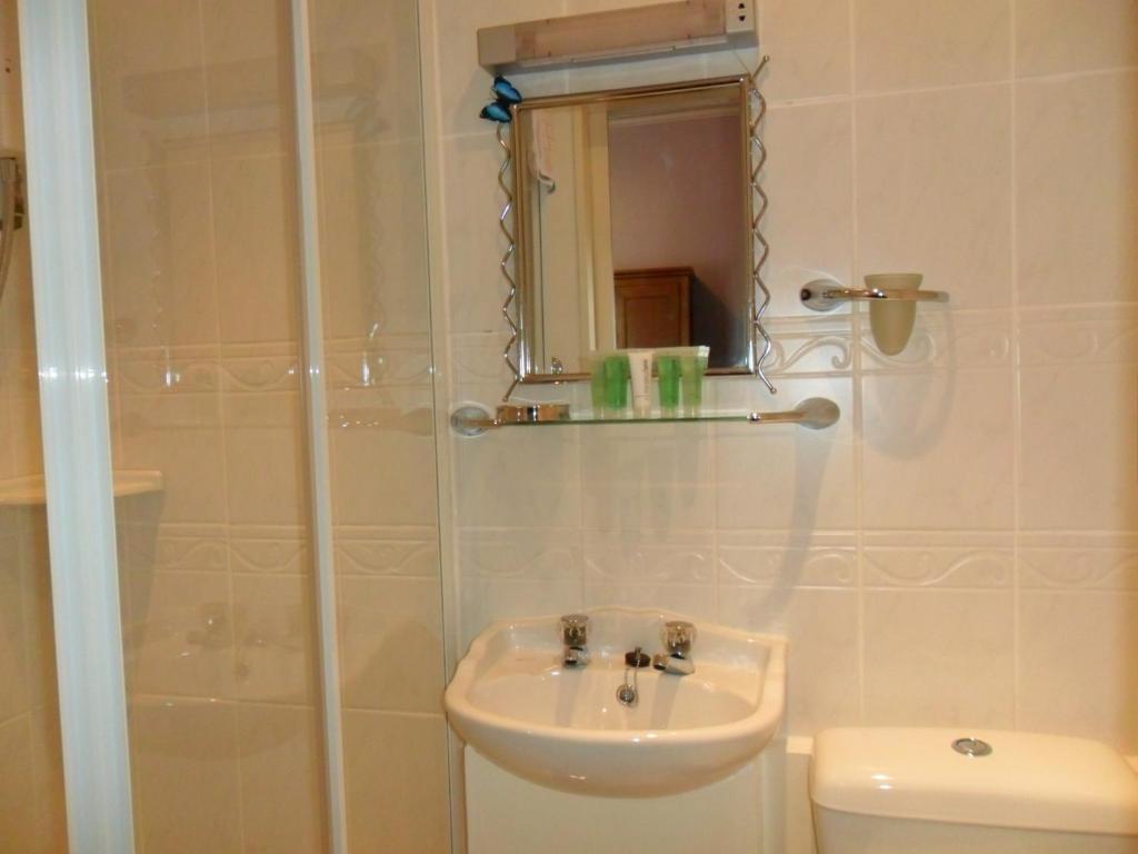 Guest house Exton House 4*