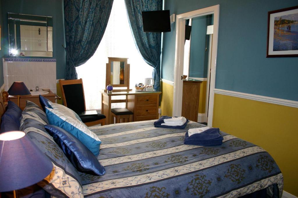 Guest house Exton House