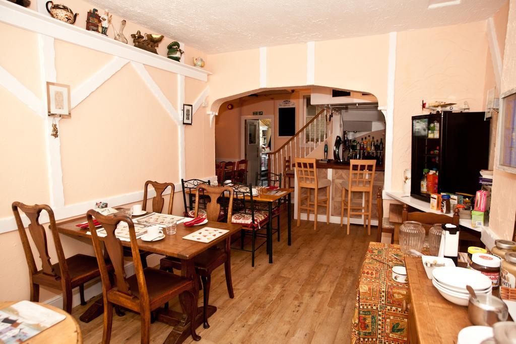 Guest house Clifton Grove 2*