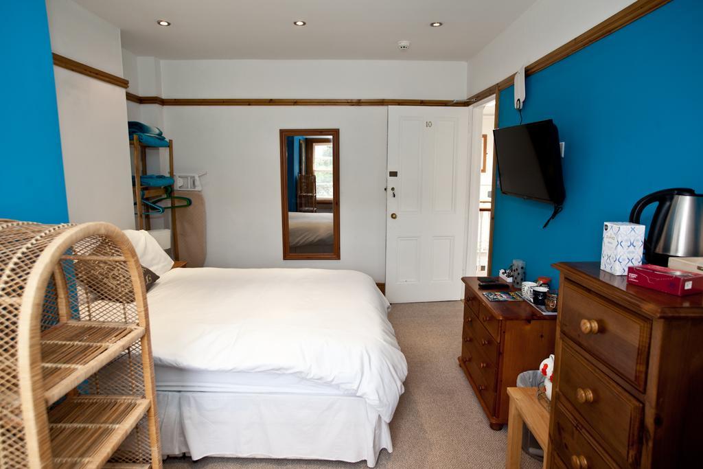 Guest house Clifton Grove 2*
