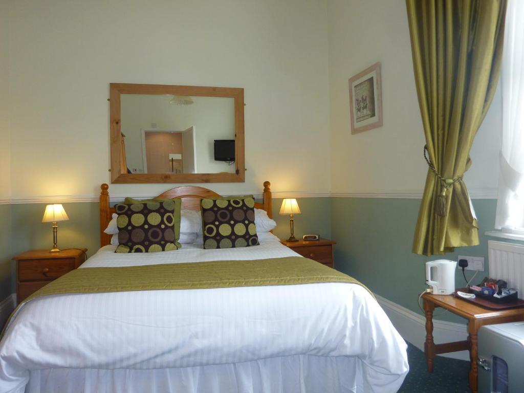 The Iona 4*