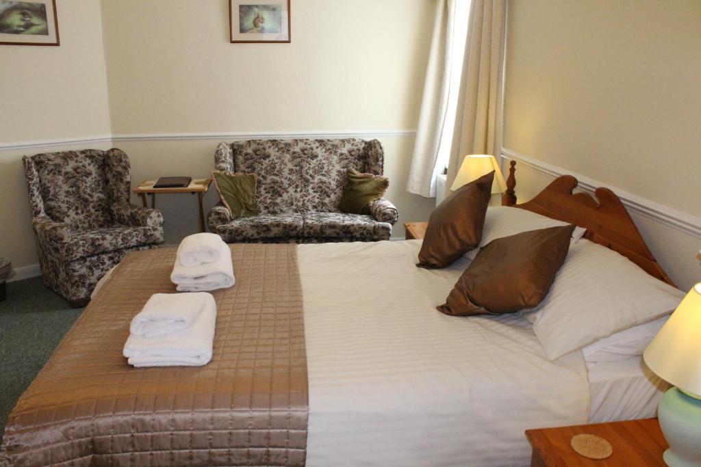 The Devon Court 3*