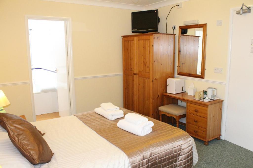 The Devon Court 3*