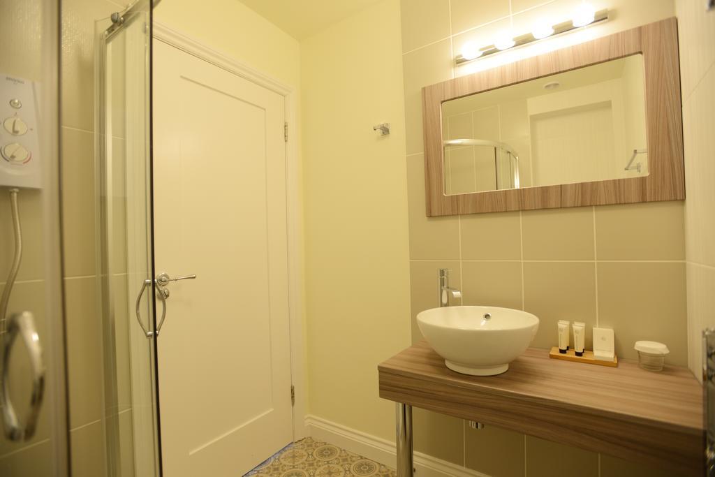 The Devon Court Hotel 3*