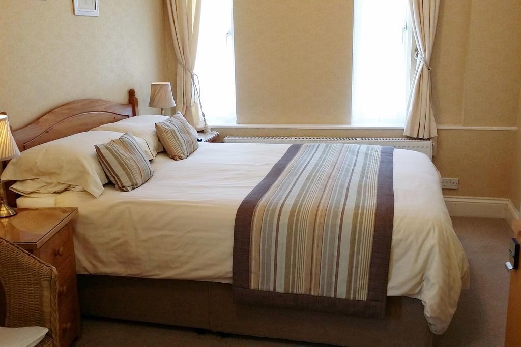 The Baytree - Exclusively For Adults Guest house