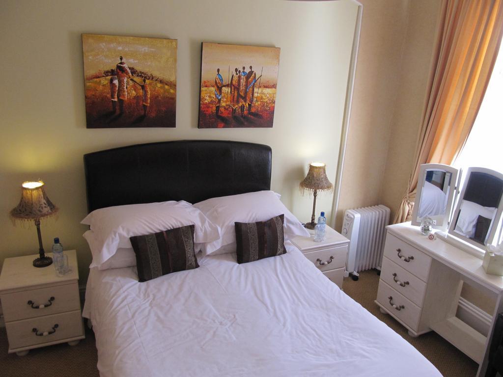 Bed & Breakfast The Shirley 4*