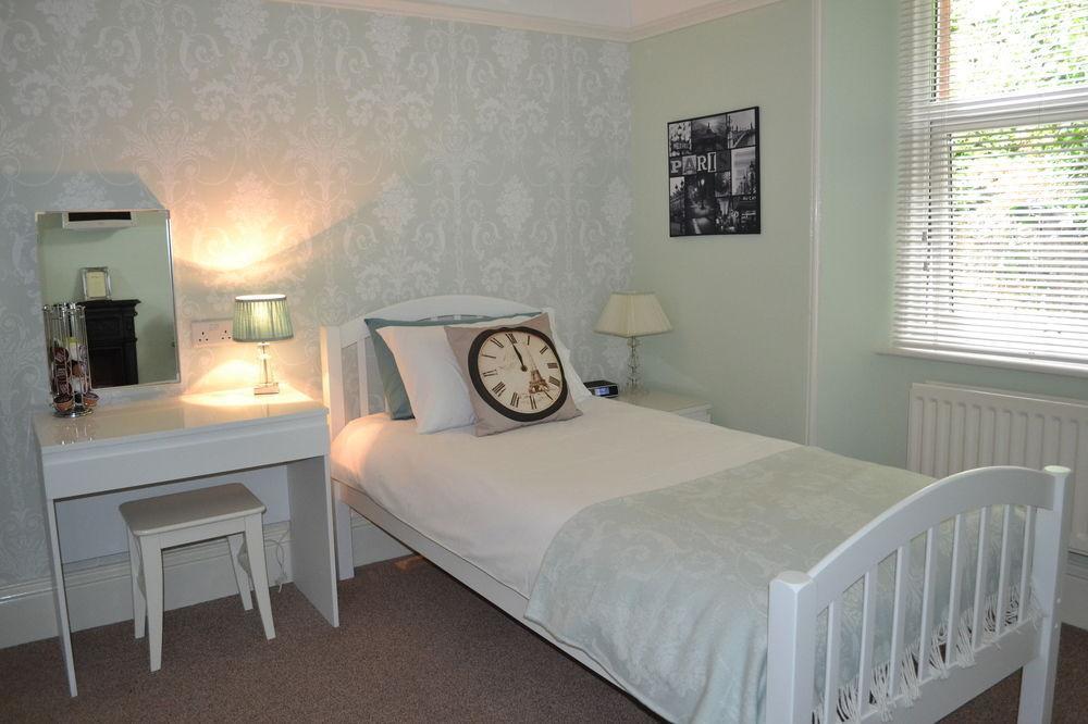 Bed & Breakfast The Redholme 3*