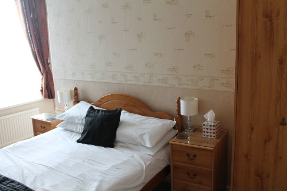 Guest house Heathcliff House Exclusively For Adults Free Large Carpark Torquay