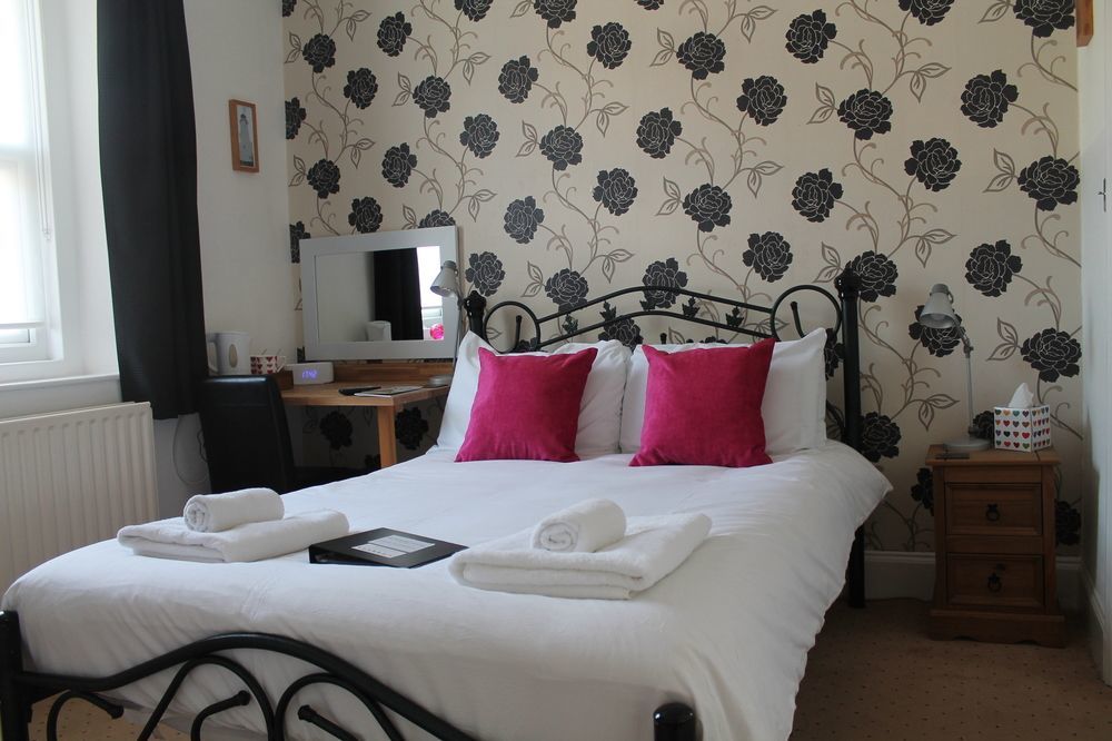 Guest house Heathcliff House Exclusively For Adults Free Large Carpark Torquay