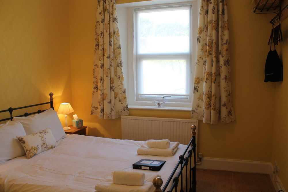 Guest house Heathcliff House Exclusively For Adults Free Large Carpark 4*
