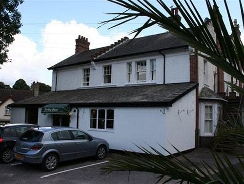 Hotel Yardley Manor 4*