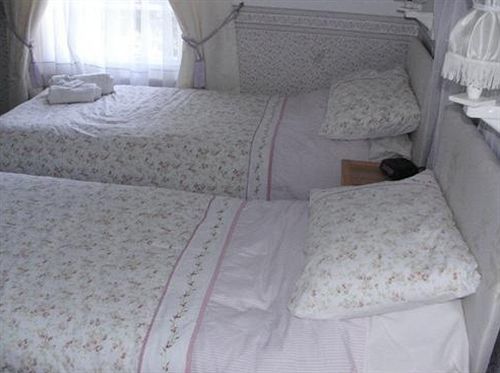 Clifton Grove Guest house 2*