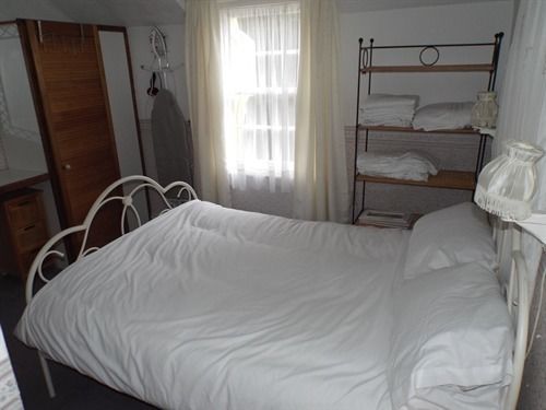 Clifton Grove Guest house 2*