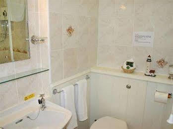 The Baytree - Exclusively For Adults Guest house 4*