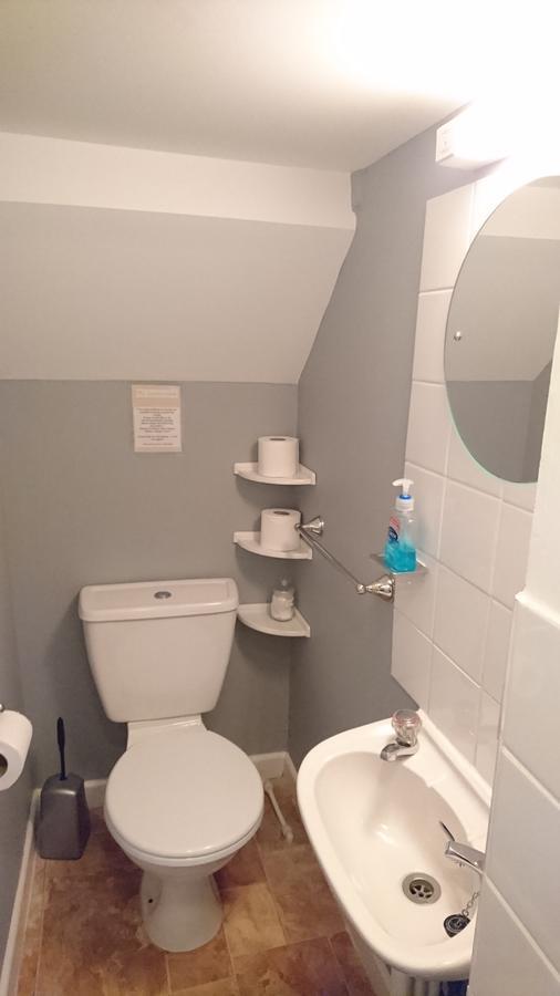 Lawnswood Guest house 4*