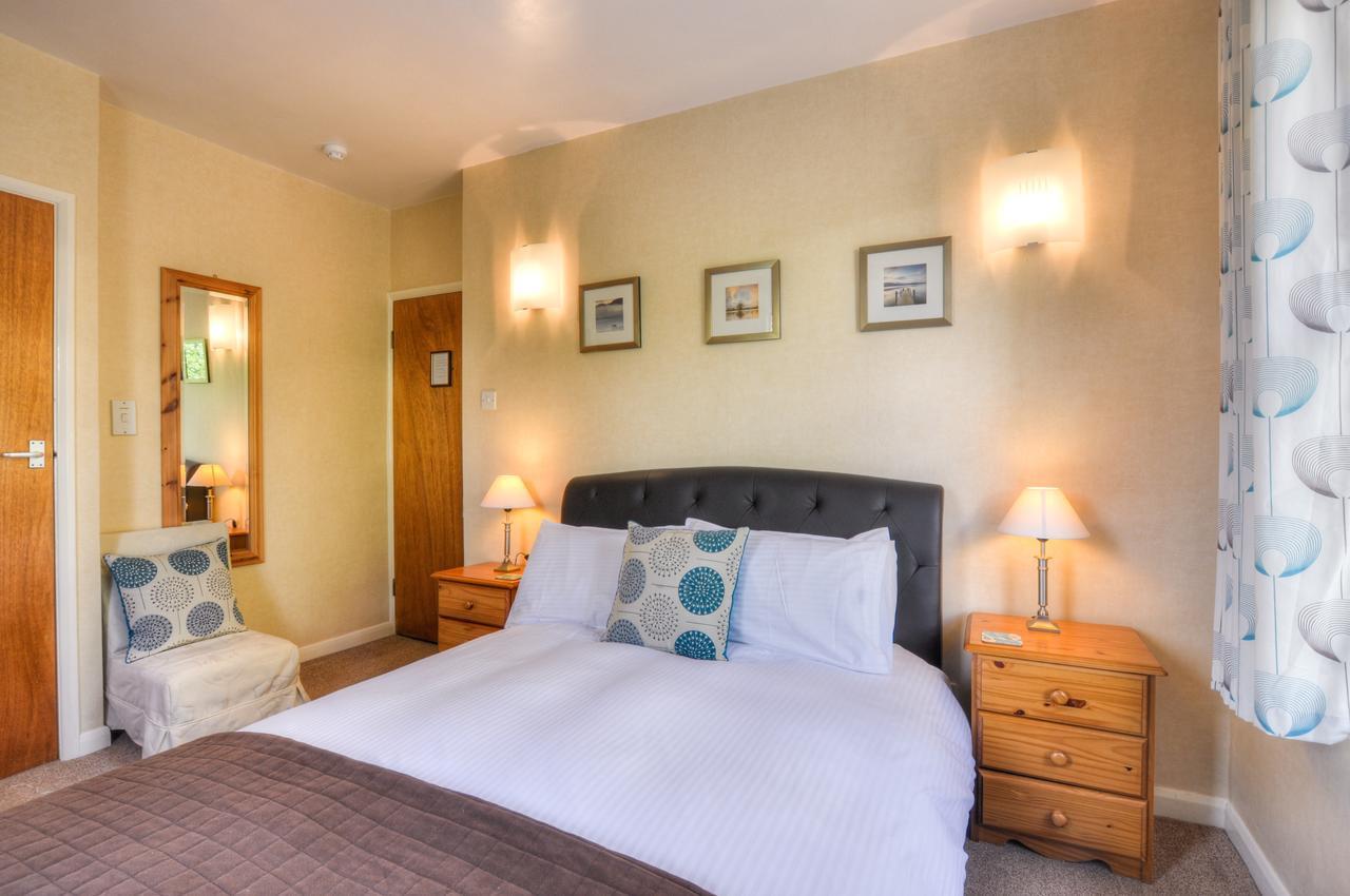 Avron House 4*