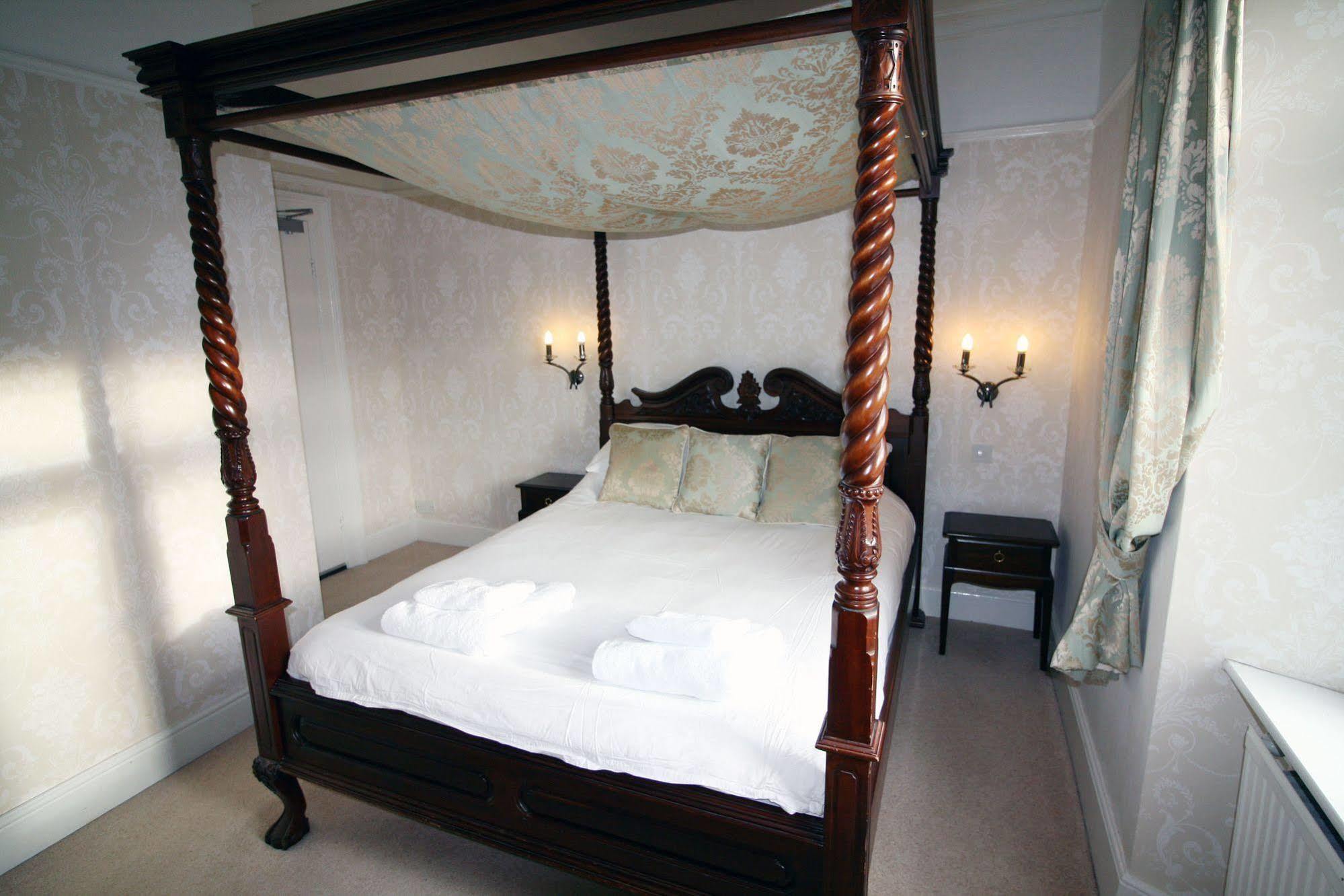 Ferndale Bed & Breakfast 4*