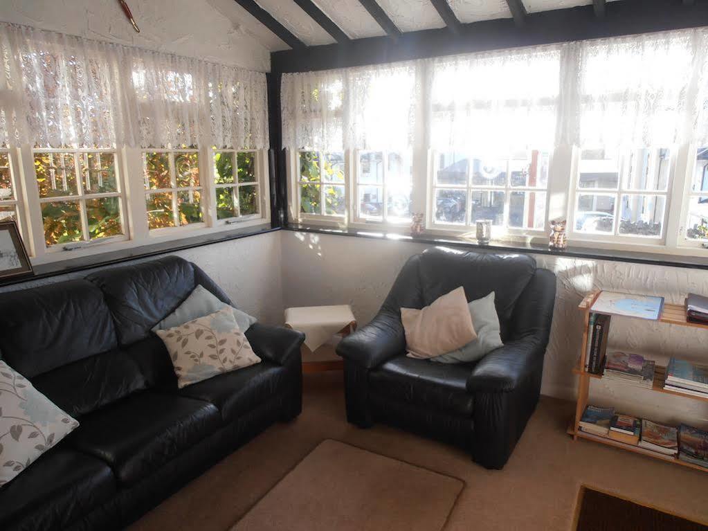 Burleigh House , A Cosy Retreat In Agatha Christie's Hometown Bed & Breakfast 4*