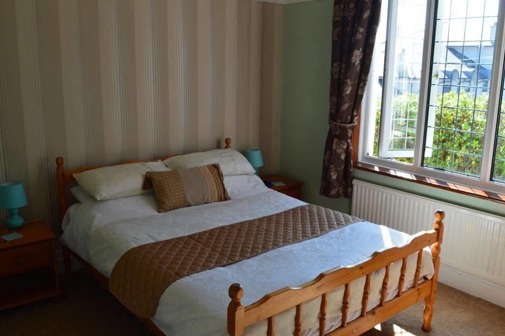 Burleigh House , A Cosy Retreat In Agatha Christie's Hometown Bed & Breakfast 4*