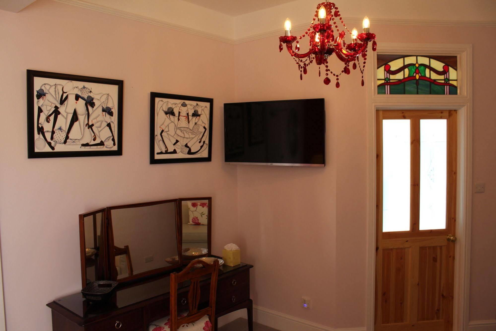 Bed & Breakfast The Albaston 5*