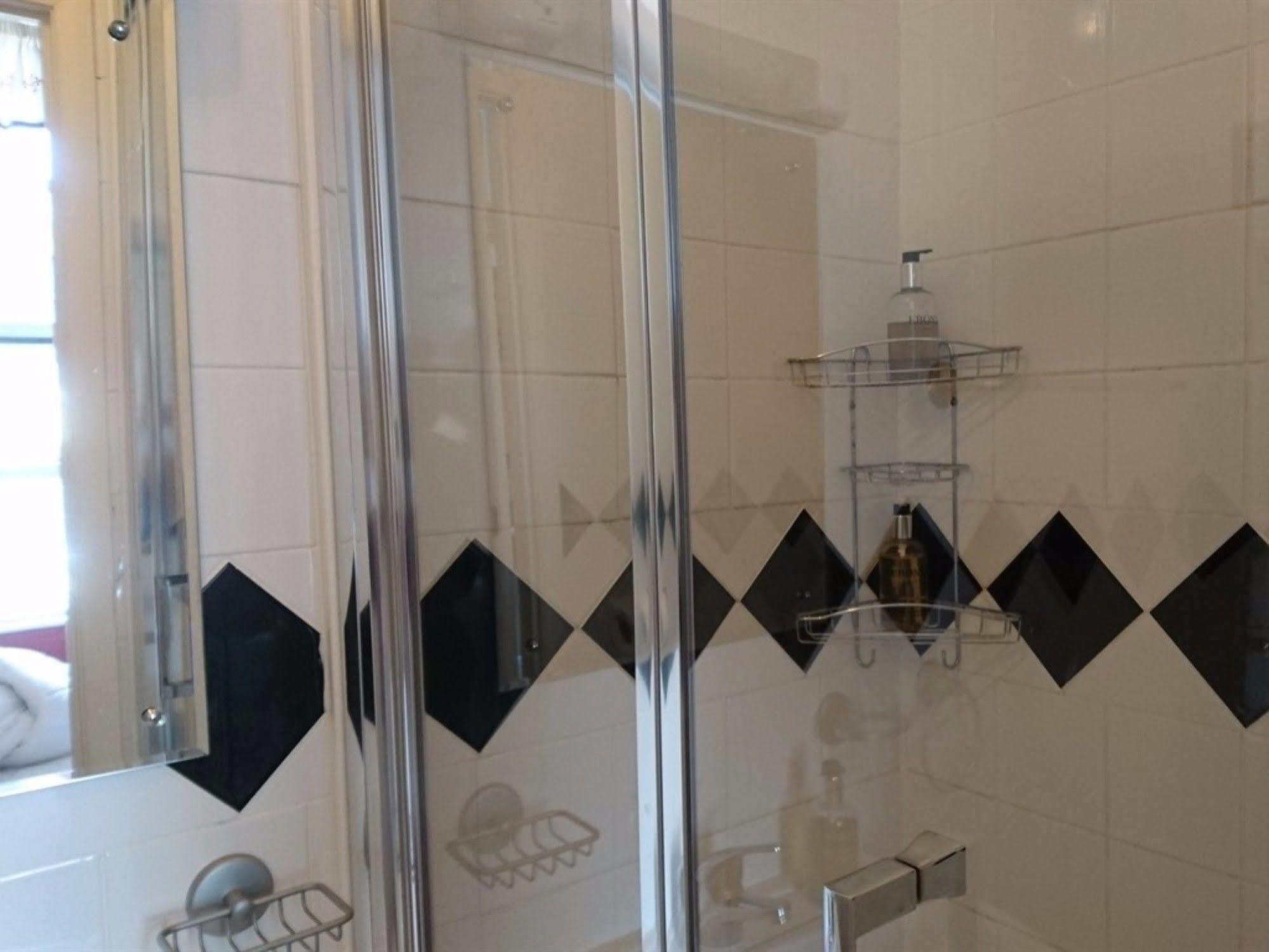 Heathcliff House Exclusively For Adults Free Large Carpark 4* Torquay