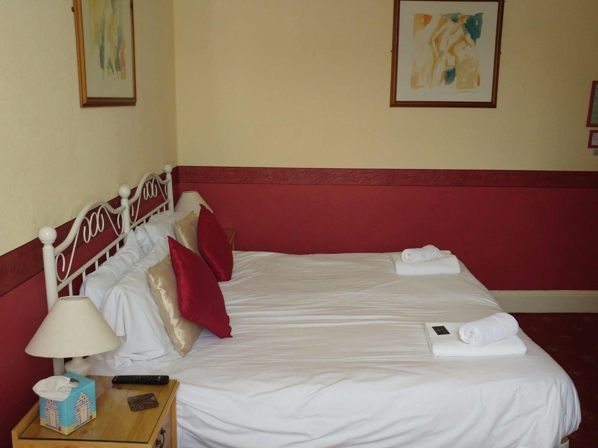 Heathcliff House Exclusively For Adults Free Large Carpark Guest house 4*