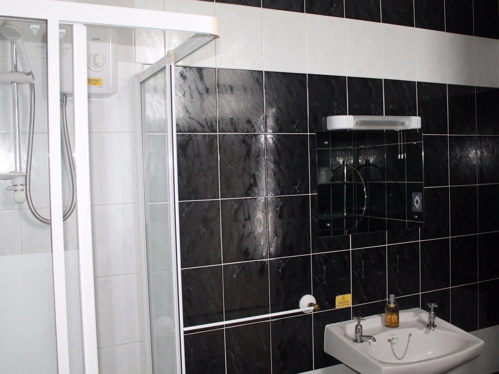 Guest house Heathcliff House Exclusively For Adults Free Large Carpark
