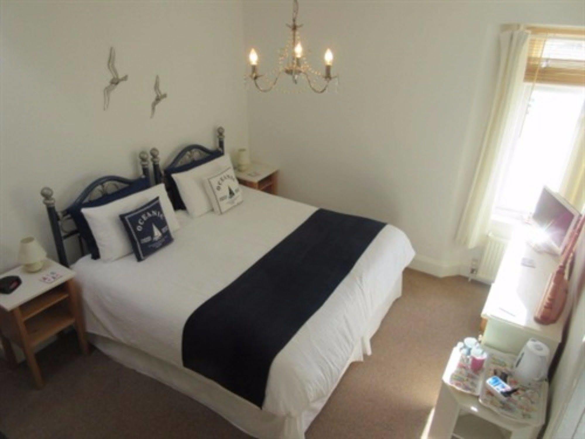 Seabreeze Guest house 4*