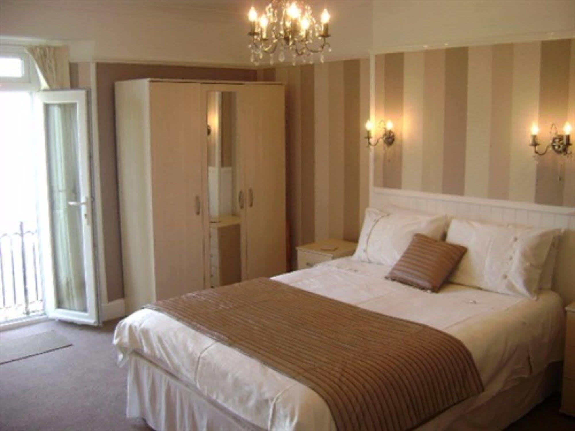 Seabreeze Guest house 4*