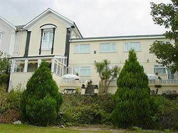 Barclay Court 4*