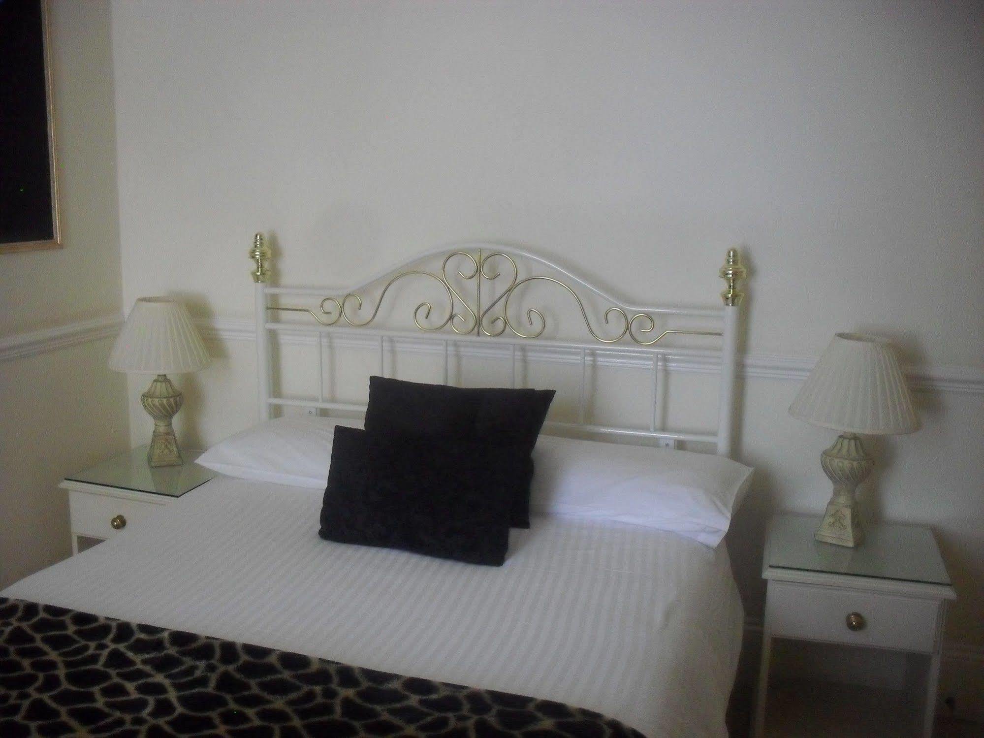 Sandway House Guest house 4*