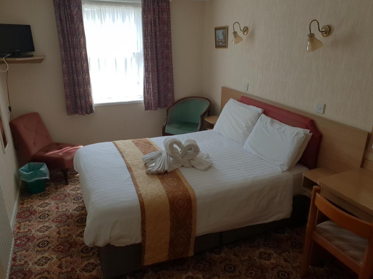 Sherwood Palm Hotel