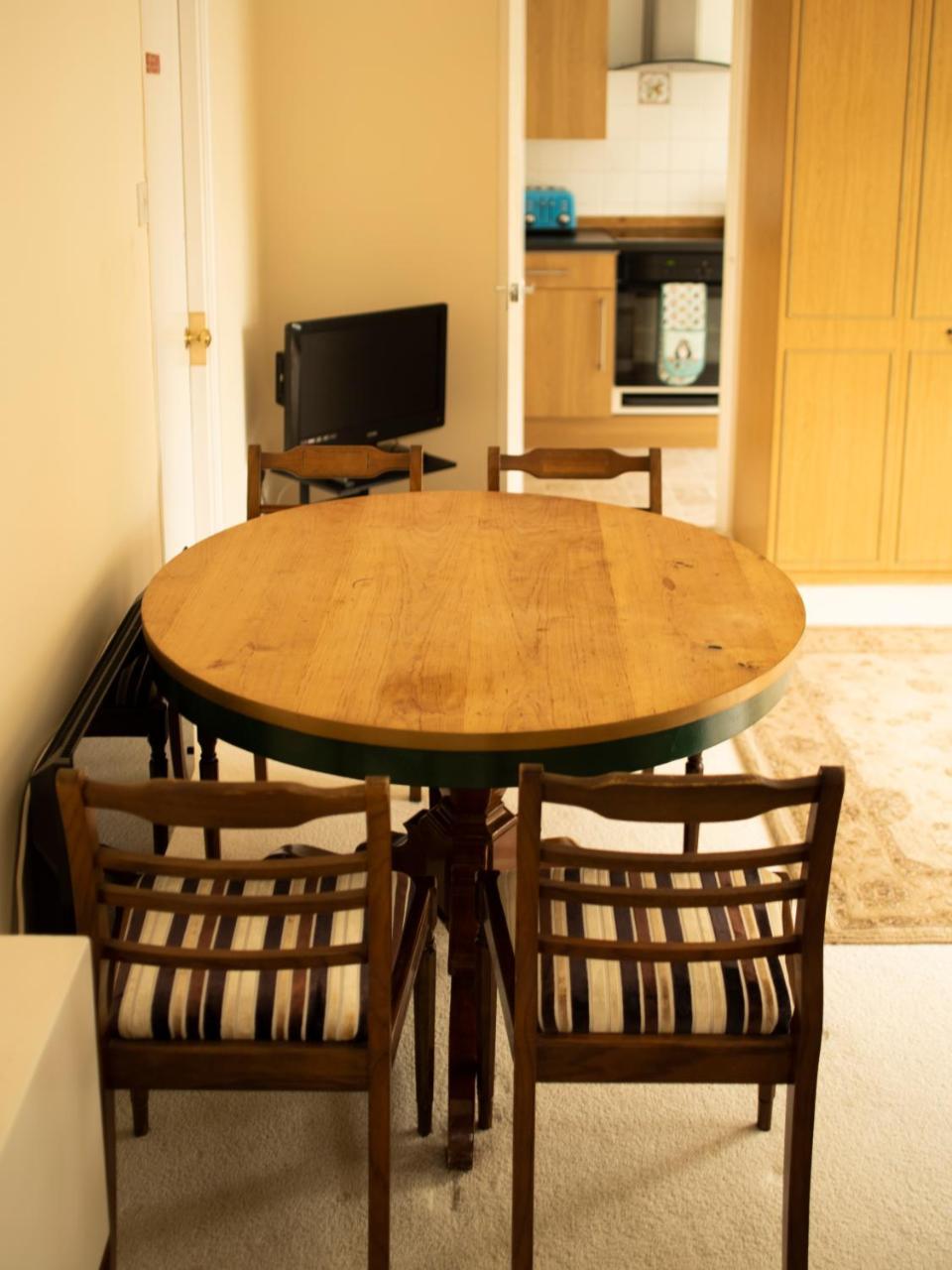 Delamere Court Aparthotel 4*