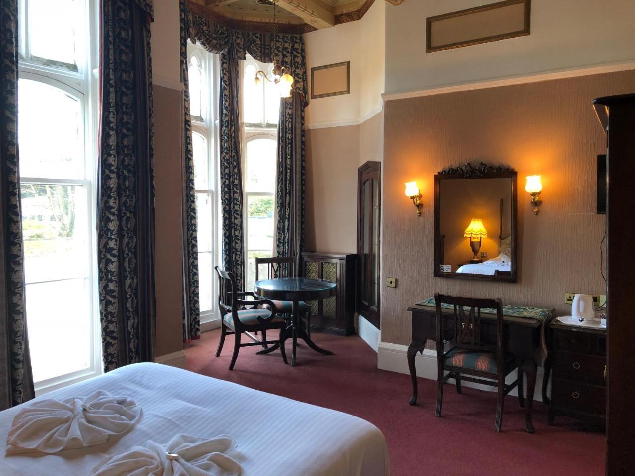 Riviera 3*