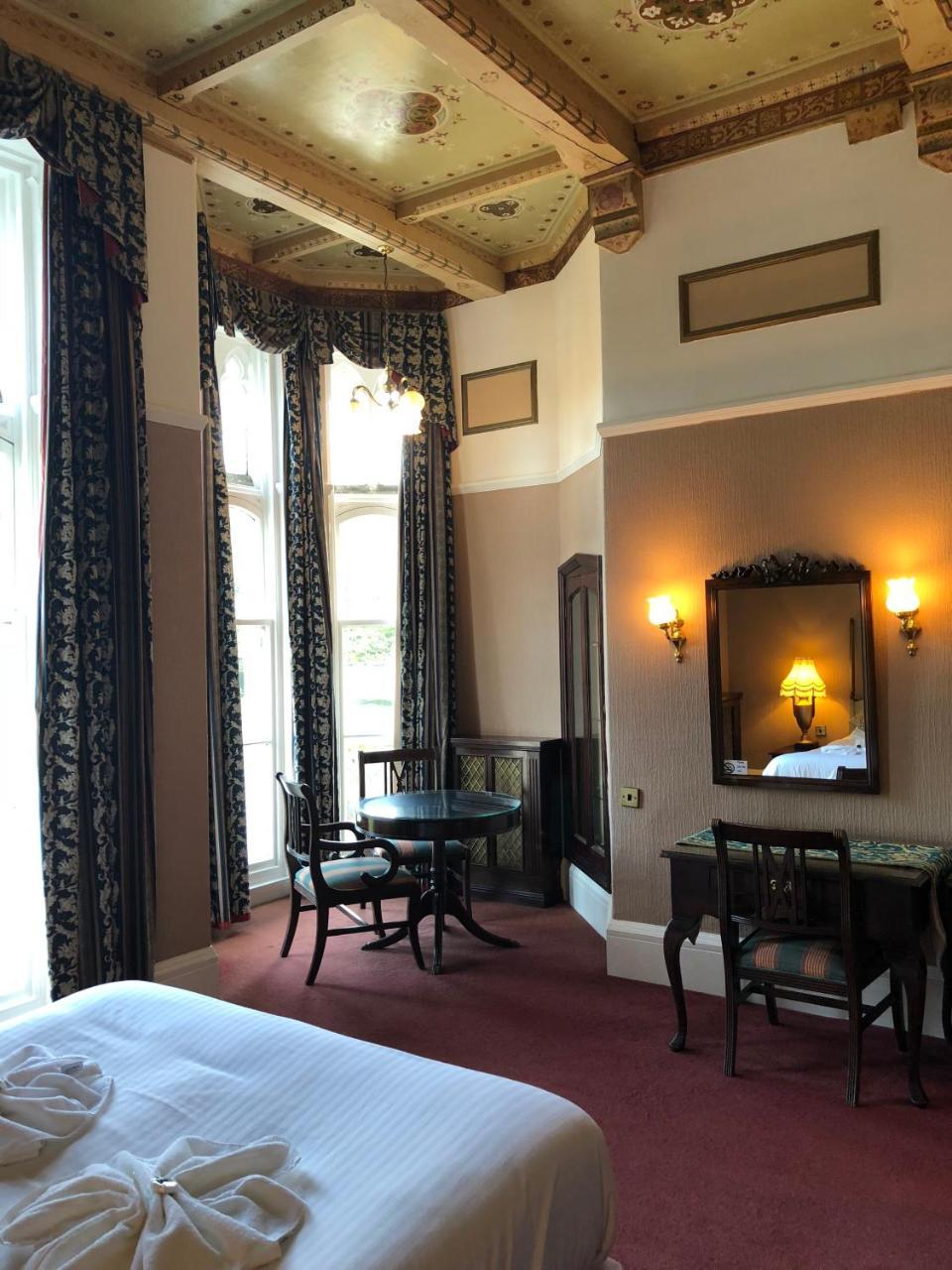 Riviera Hotel Torquay