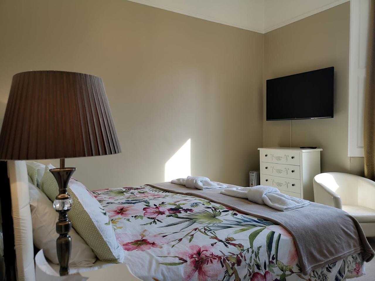 The Balmoral - Just For Adults Hotel