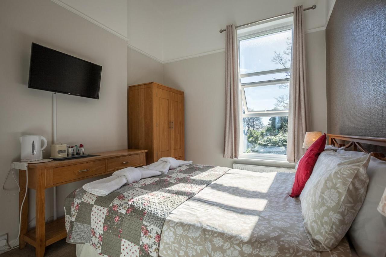 The Balmoral - Just For Adults