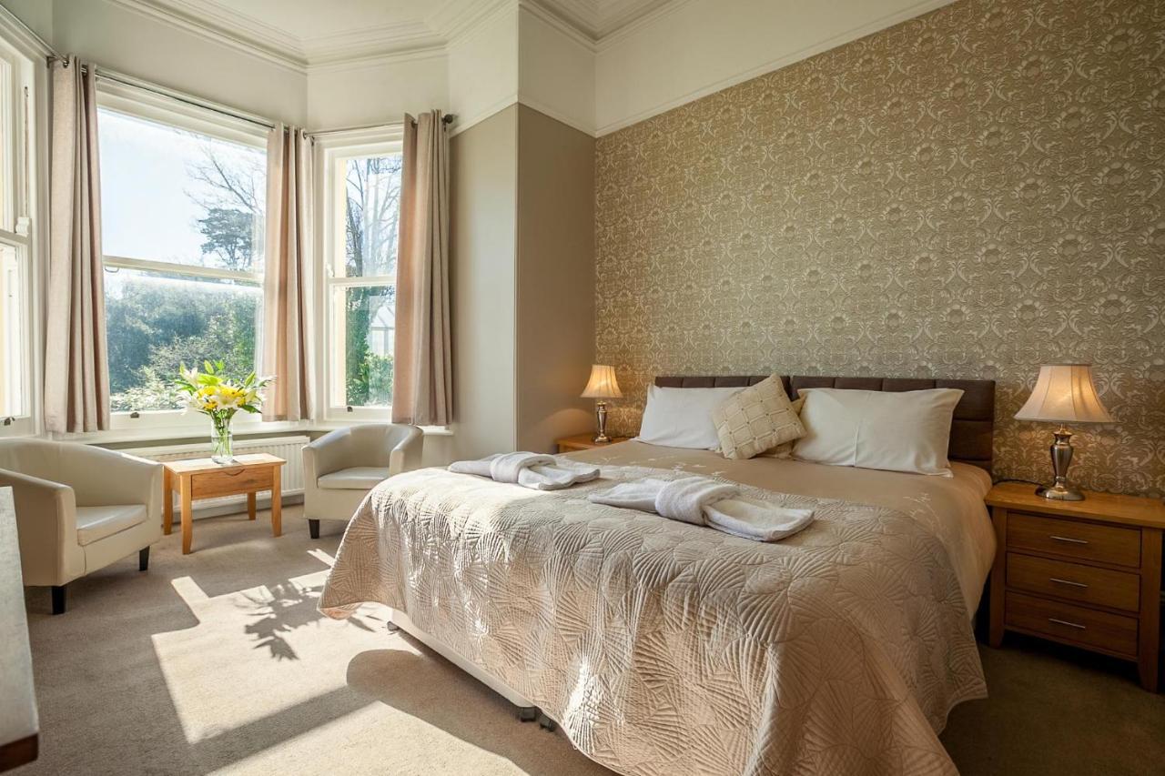 The Balmoral - Just For Adults