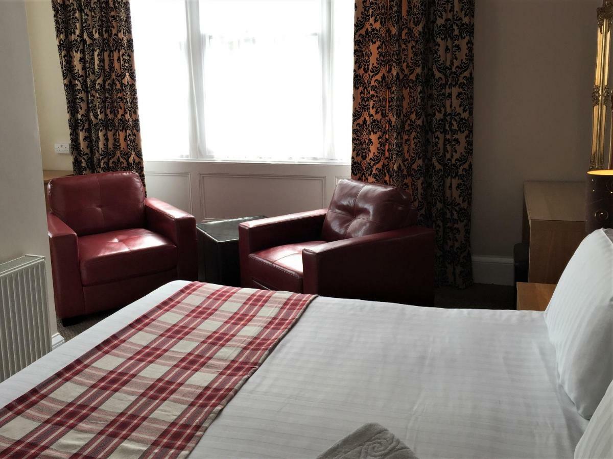 Palm Grove 3*