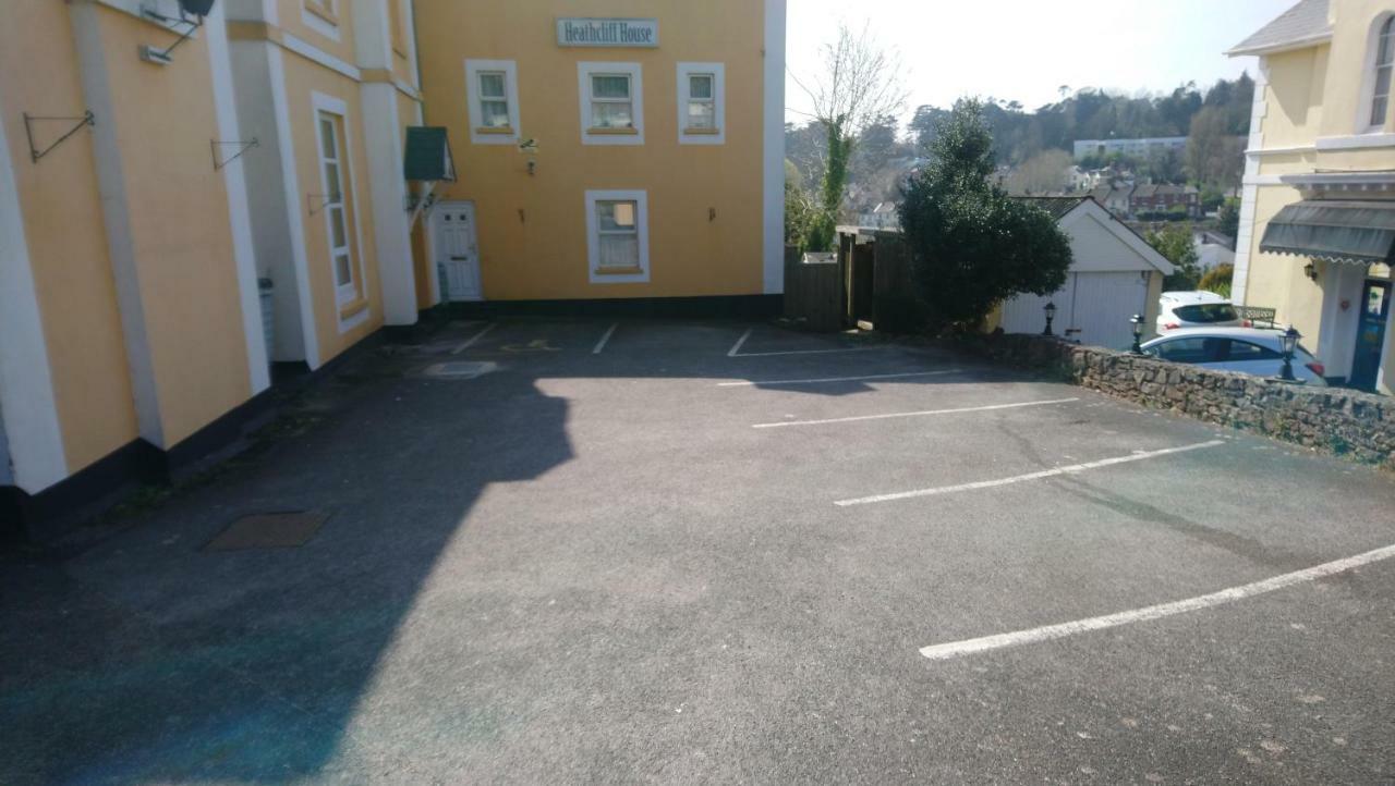 Guest house Heathcliff House Exclusively For Adults Free Large Carpark 4*