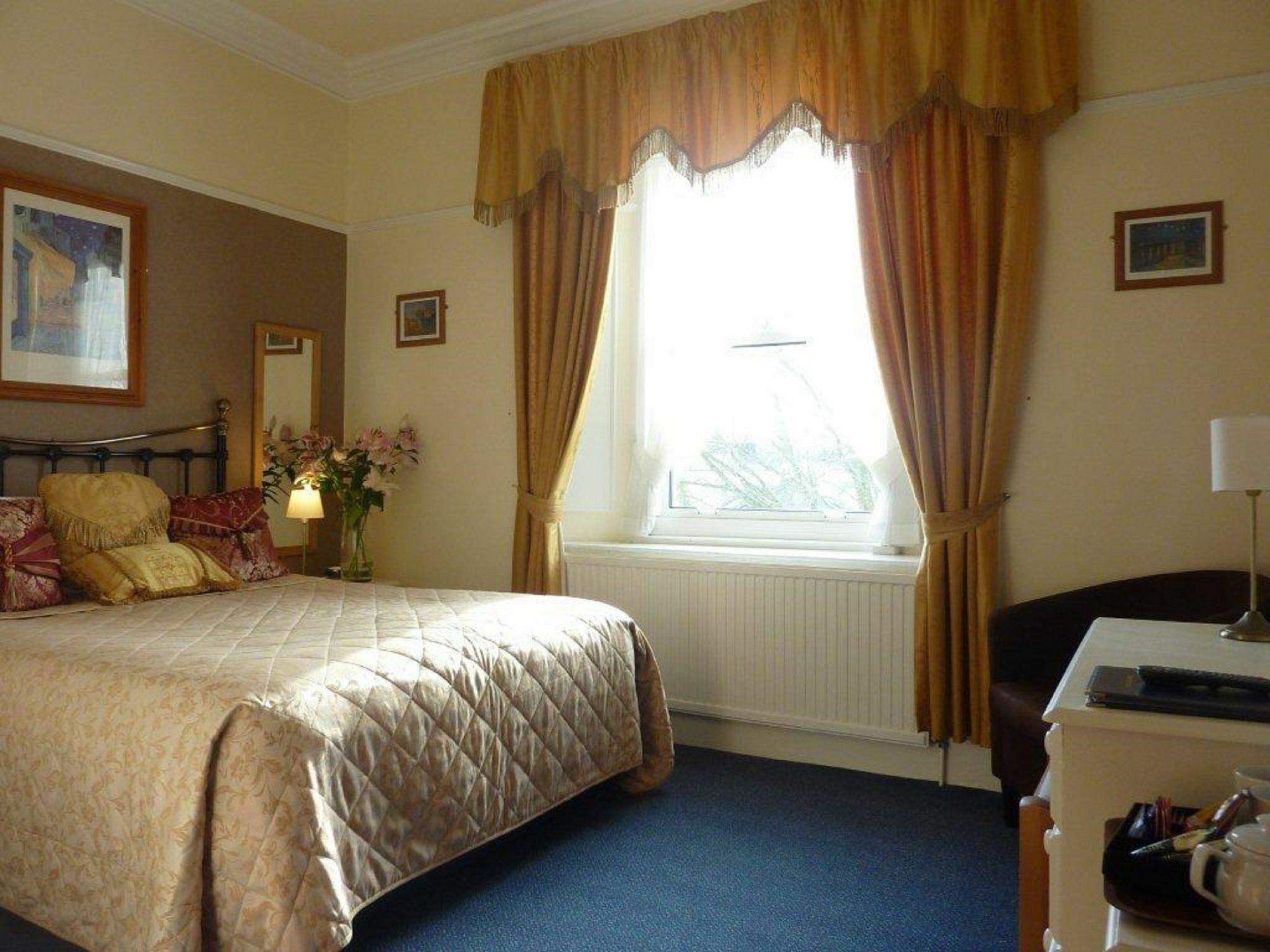 The Iona 4*