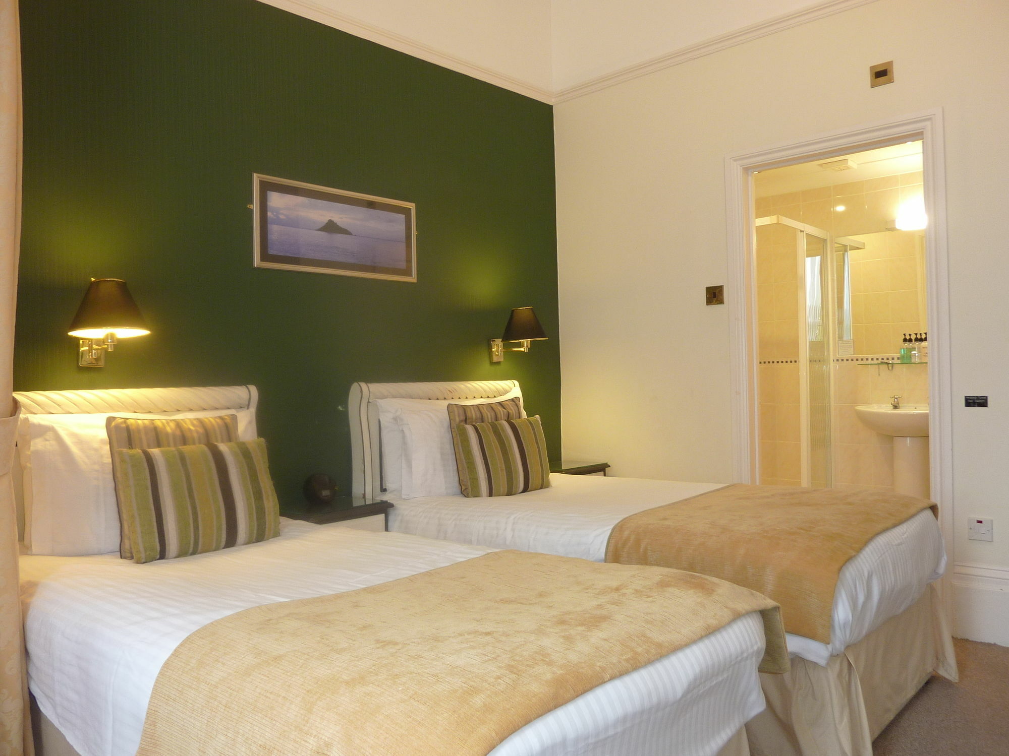 The Iona Guest house Torquay