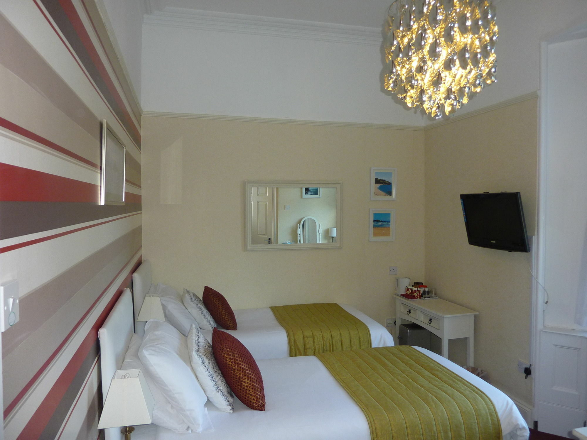 The Iona Guest house Torquay