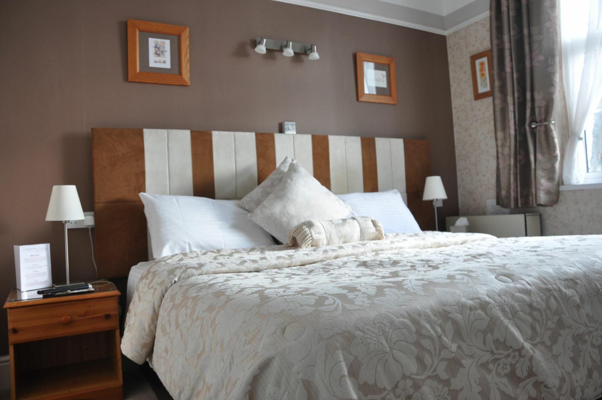 Abbeyfield Vintage Style Boutique