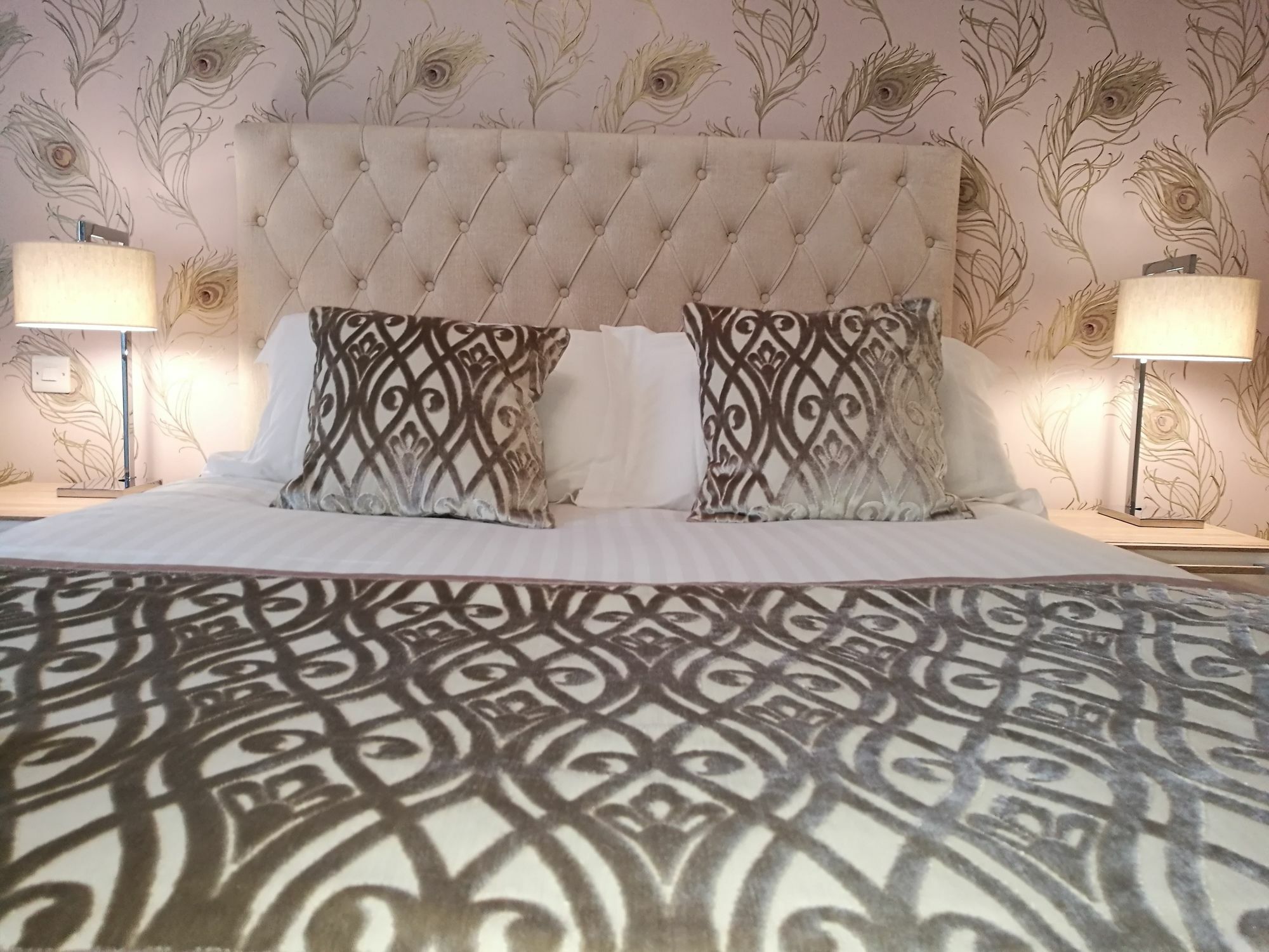 Hotel The Devon Court