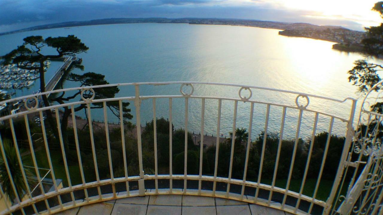 Bay Fort Mansions *