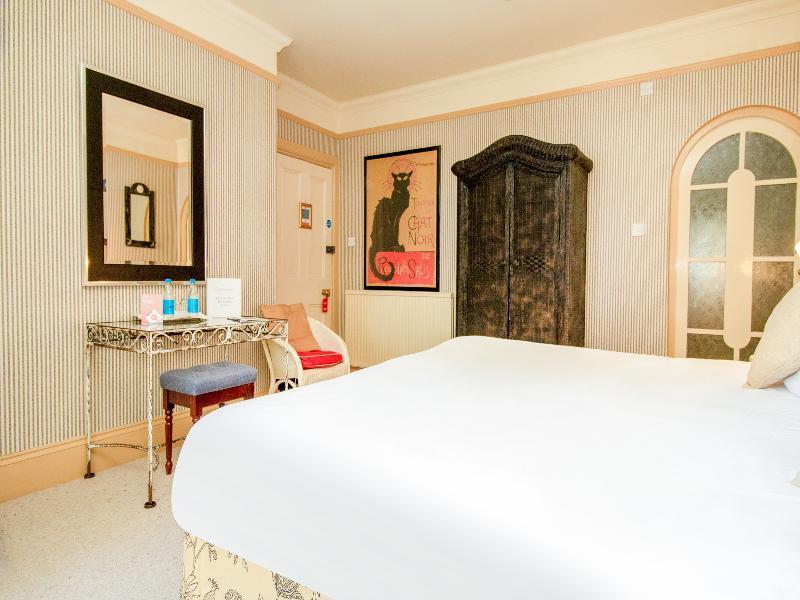 Orestone Manor Hotel 4*
